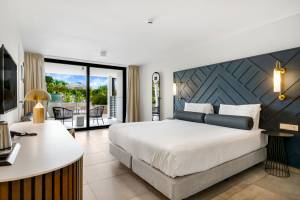 Mangrove Beach Corendon, Curio by Hilton