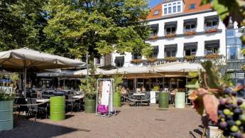 Hotel et le Café de Paris