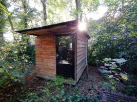 Übernachten Sie zwischen Bäumen oder auf der Wiese