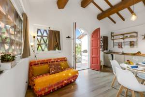 Cozy Apt inTypical Hayloft with Garden