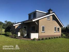 Vakantiehuis Rohel met ruime tuin op het zuiden
