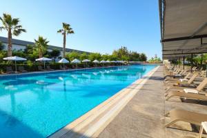 Crystal Centro Pearl Collection