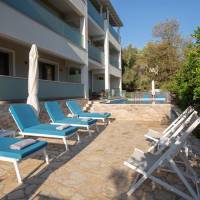 Zisis Suites