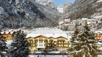 Alle Dolomiti Boutique Lake Hotel
