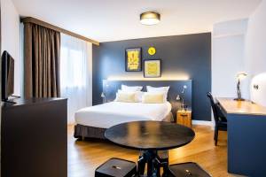 Best Western Plus Suitcase Paris La Defense