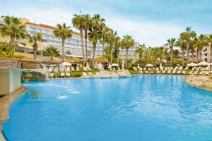 St George Beach Hotel en Spa Resort