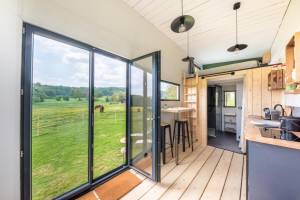 Tiny House Le Paddock, Pause näher an den Pferden