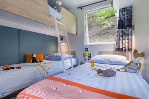 Cottage 5p 2Bdrms 16110