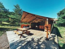 Camping in einem ausgestatteten Zelt in Dun | Im Herzen kleiner 