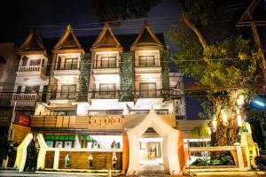 Big Tree Old Town Hotel