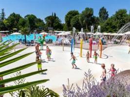 Hu Altomincio Village