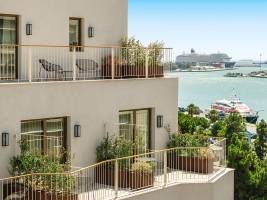 Mitsis N'U Piraeus Port