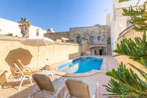 Ta'Leli Pool Farmhouse in Gozo