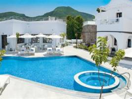 La Mer Deluxe and Spa