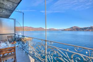 Lago Magico Pied Dans L' Eau