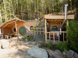 Tiny Haus für 2 Erwachsene und 4 Kinder im Ferienpark mit Klette