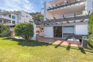 Apt Mairena Forest sea view & pool