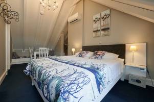 Palace Central Square