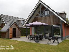 Ruime vrijstaande villa met sauna in Balk