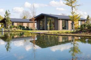 Luxuriöses Ferienhaus für 6 Personen mit Sauna und direkt am Was