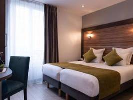 Apolonia Paris Montmartre