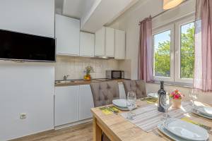 Apartment Tonka 220m from the beach