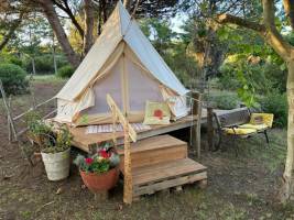 Rundzelt in Naturgarten an Steilküste Nähe Nazaré