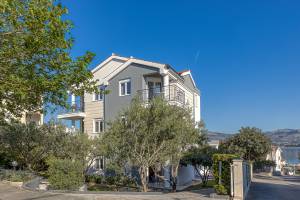 Apartment Gabriel 220m from the beach