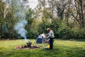 Ruhiges Campen zwischen Natur und Stadtzentrum