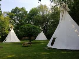 Entspannen Sie sich in einem Tipi