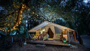 Camping Les Chênes Verts - Huttopia