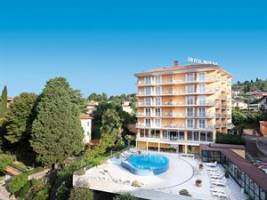 Socializing Hotel Mirna