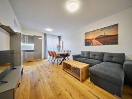 Trendy Mountain Terrace Retreat