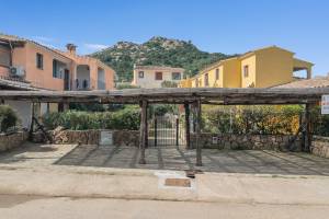 Il Glicine 1.5 Km From The Beach