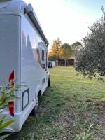 Campingplatz in Lourmarin, Provence-Alpes-Côte d’Azur