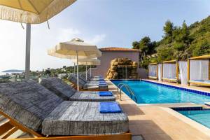 Avaton Suites&Villas