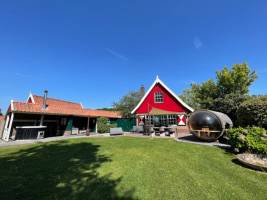 De Appelbloesem 6-persoons met overdekte hottub, barrelsauna, lo