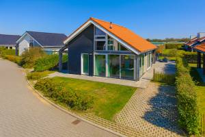 Zonnedorp 26 Renesse: Comfortable Beach Holiday on the North Sea