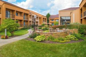 Courtyard by Marriott Chicago Deerfield