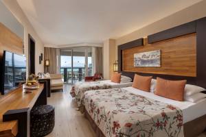 Limak Lara Deluxe Hotel & Spa