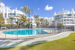 Marbella House PH85 with pool