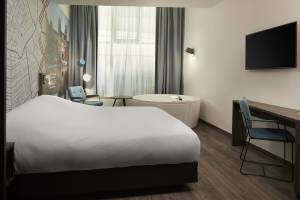 Inntel Amsterdam Centre | Verblijf in een luxe spa kamer met XL 