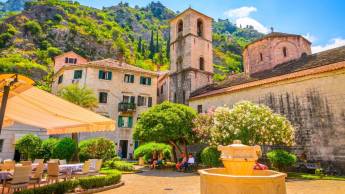 Holland America Line Oosterdam - afvaart Athene