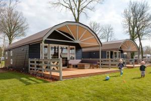 Luxe 8 persoons Lodge op de Zandstuve nabij Hardenberg