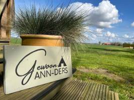 Verbringen Sie die Nacht in einem Safarizelt auf der Farm.