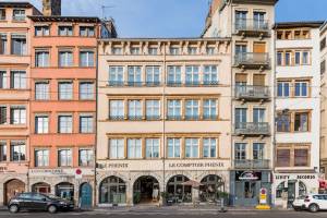 Le Phenix Hotel
