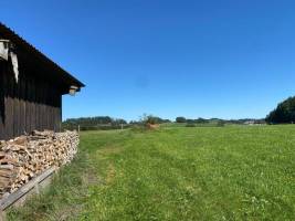 Campen mit toller Bergsicht auf dem Lande