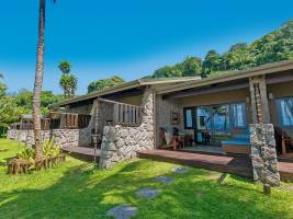 Coco de Mer&Black Parrot Suites